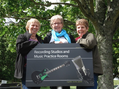 [Error! Image Banding Together 007.jpg is not available.]